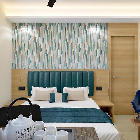 Cozzet Victoria Hotel บูบันเนสชวาร์ ภายนอก รูปภาพ