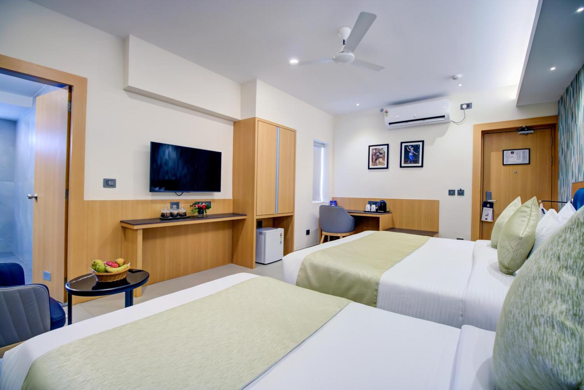 Cozzet Victoria Hotel บูบันเนสชวาร์ ภายนอก รูปภาพ