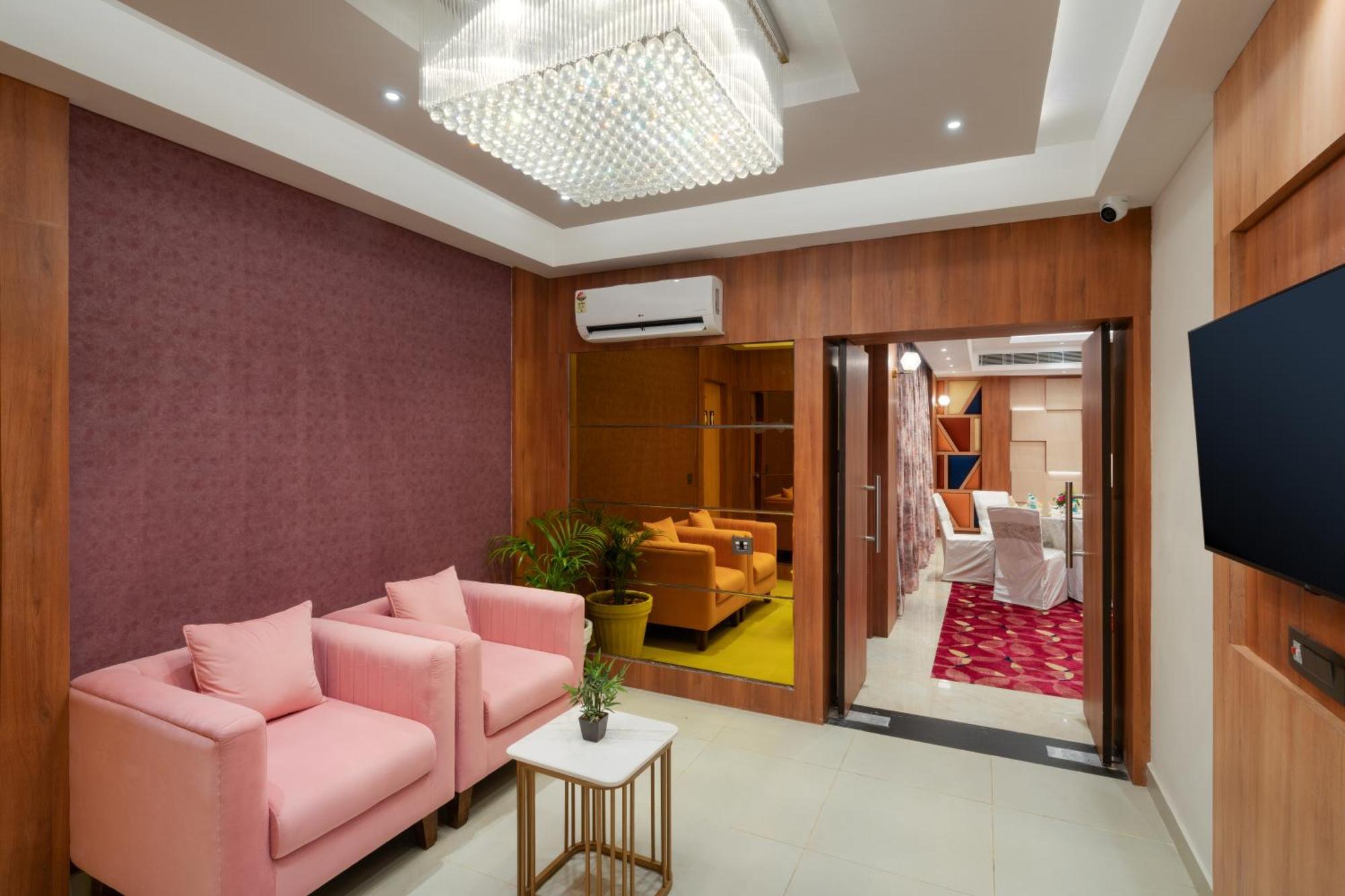 Cozzet Victoria Hotel บูบันเนสชวาร์ ภายนอก รูปภาพ
