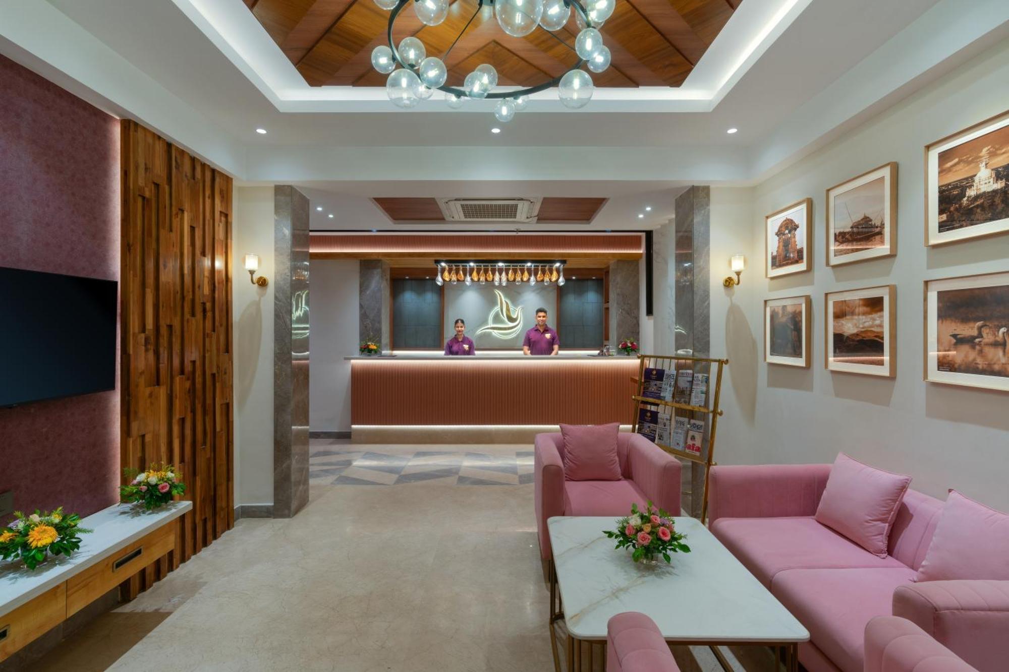 Cozzet Victoria Hotel บูบันเนสชวาร์ ภายนอก รูปภาพ