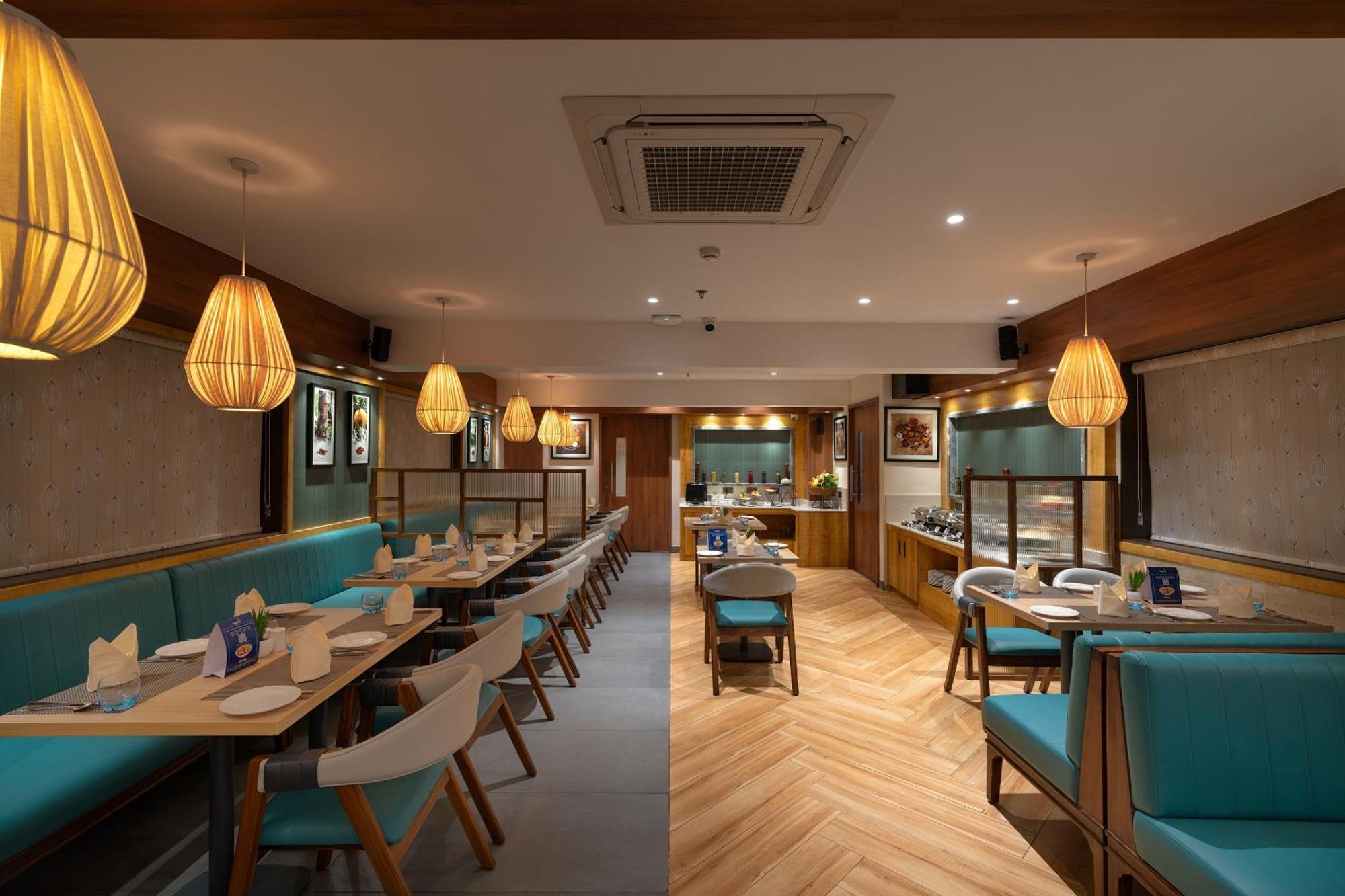 Cozzet Victoria Hotel บูบันเนสชวาร์ ภายนอก รูปภาพ